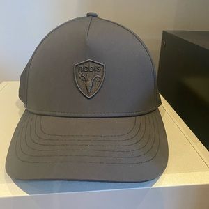 Nobis cap